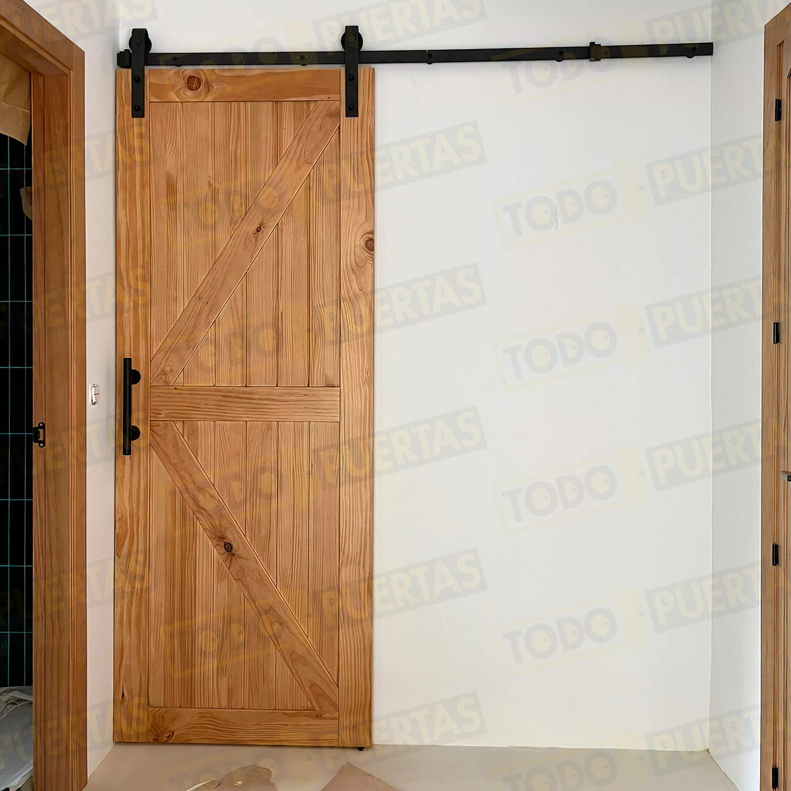Puerta Corredera de Granero Pino Macizo Mod. GR001 Tenida
